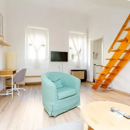 H10 By Nw Budapest